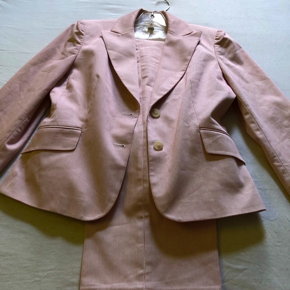 Tahari pant suit